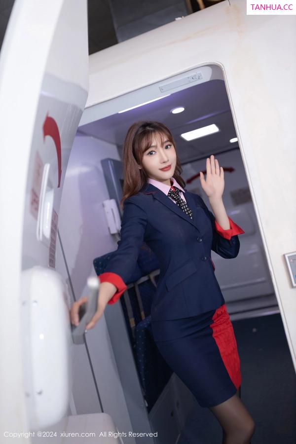 [XiuRen]高清写真图 2024.03.07 No.8196 陆萱萱 美腿黑丝